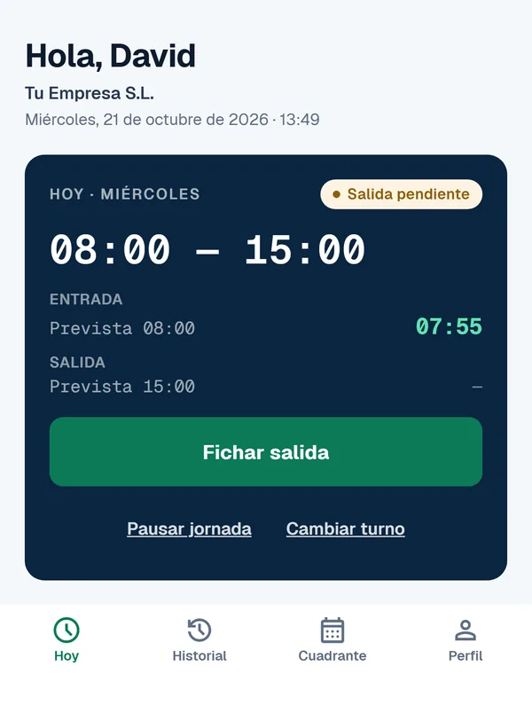 La app confirma la entrada fichada a las 07:55.